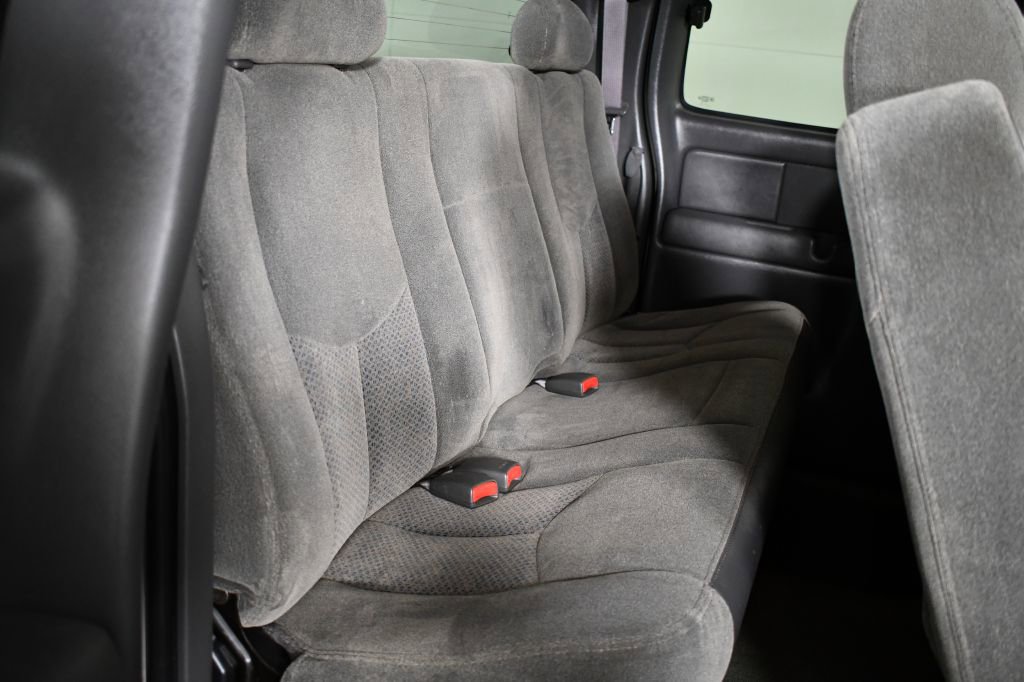 Used 2004 Chevrolet Silverado 2500 LS image 13