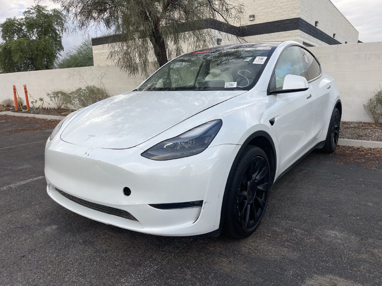 Used 2024 Tesla Model Y Long Range AWD/4WD image 2