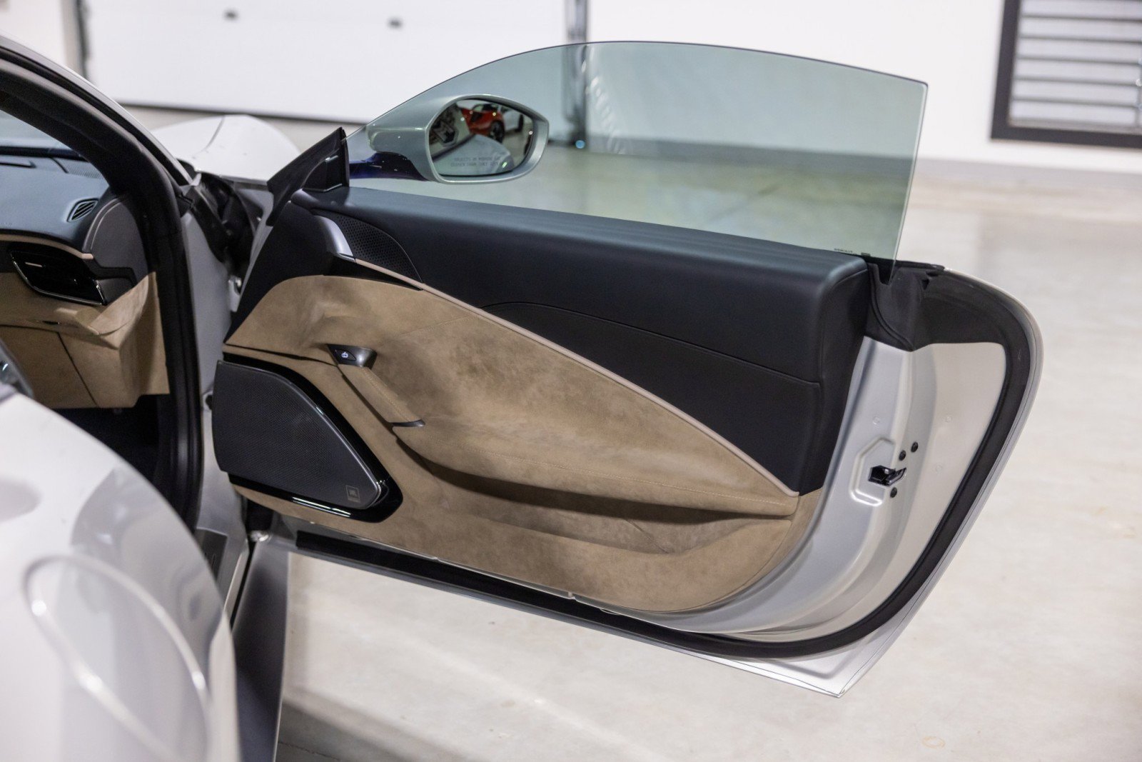 Used 2024 Ferrari Roma image 29