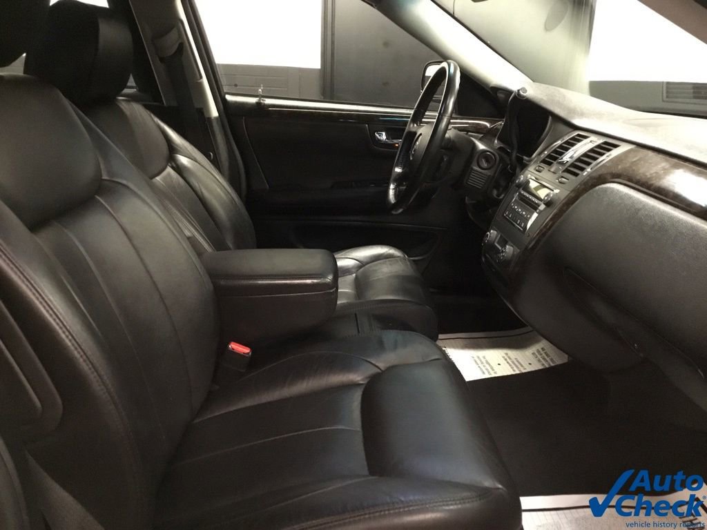 Used 2011 Cadillac DTS Limousine FWD image 33