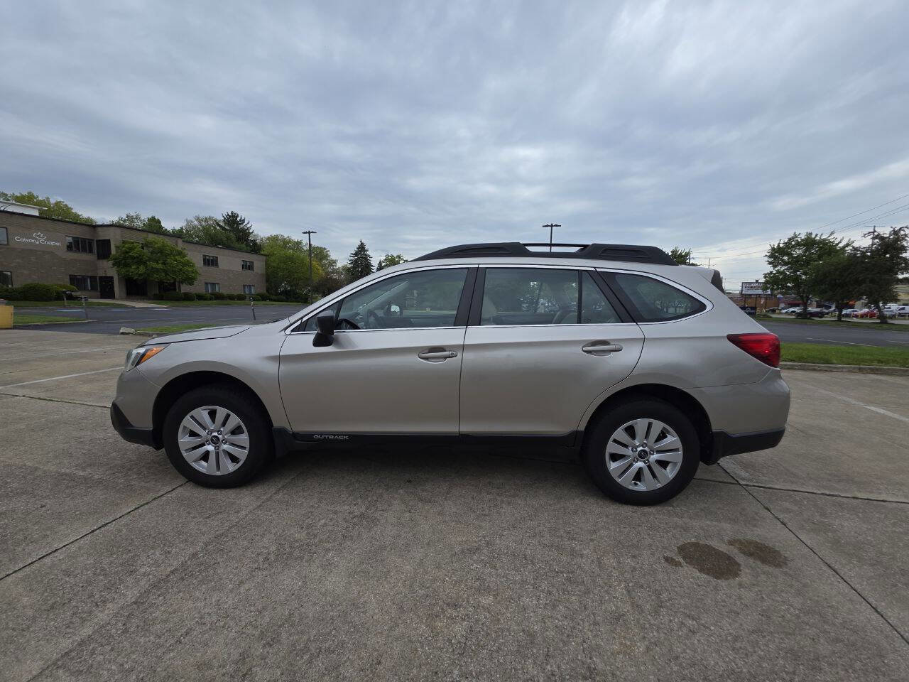 Used 2017 Subaru Outback 2.5i AWD/4WD image 4