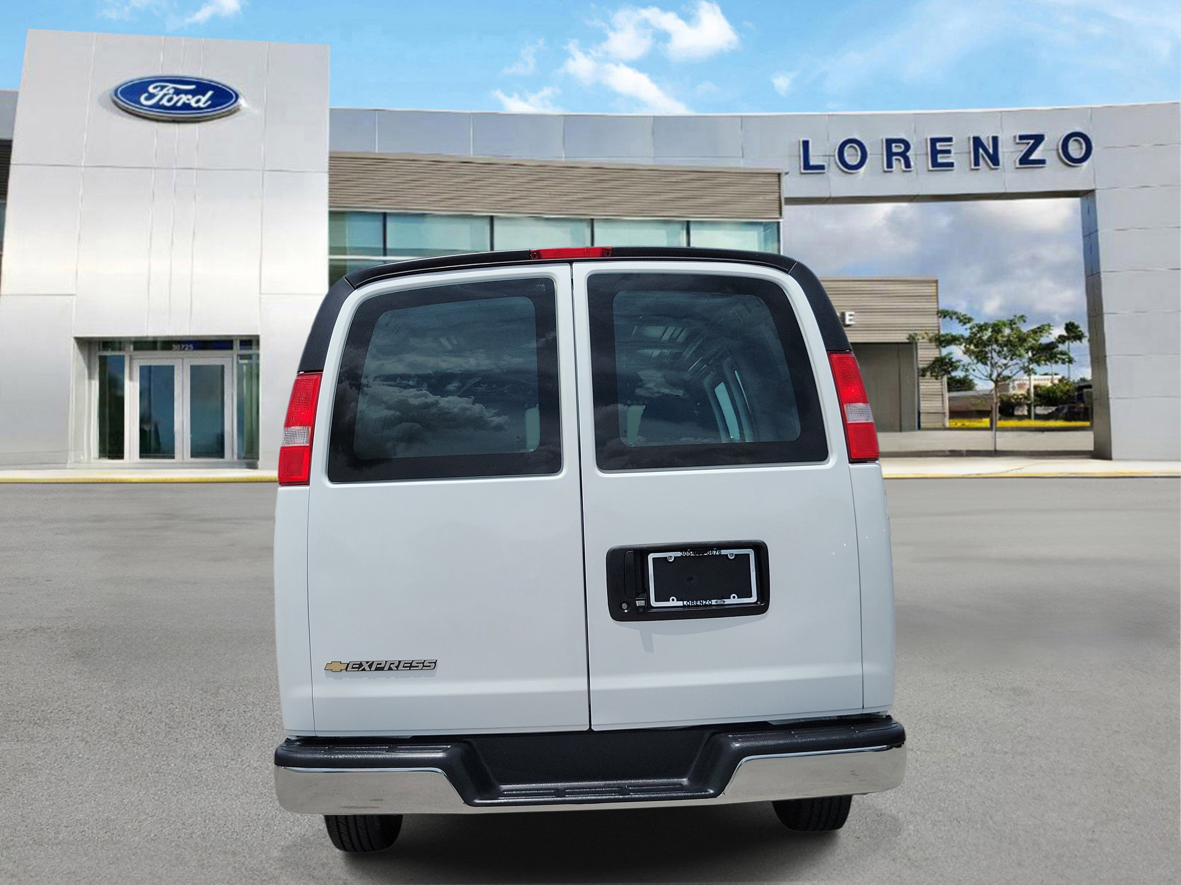 Used 2024 Chevrolet Express 2500 w/ Driver Convenience Package RWD image 6