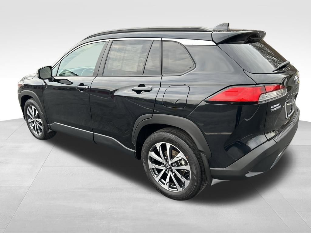 Certified 2024 Toyota Corolla Cross XLE w/ Convenience Package image 3