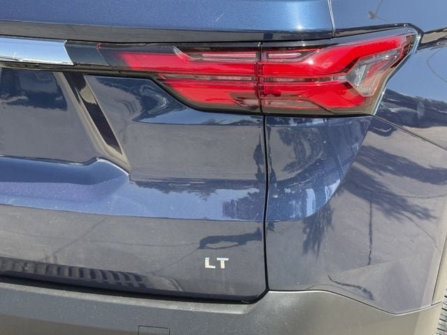 Used 2023 Chevrolet Traverse LT w/ Rear Camera Mirror Package AWD/4WD image 7