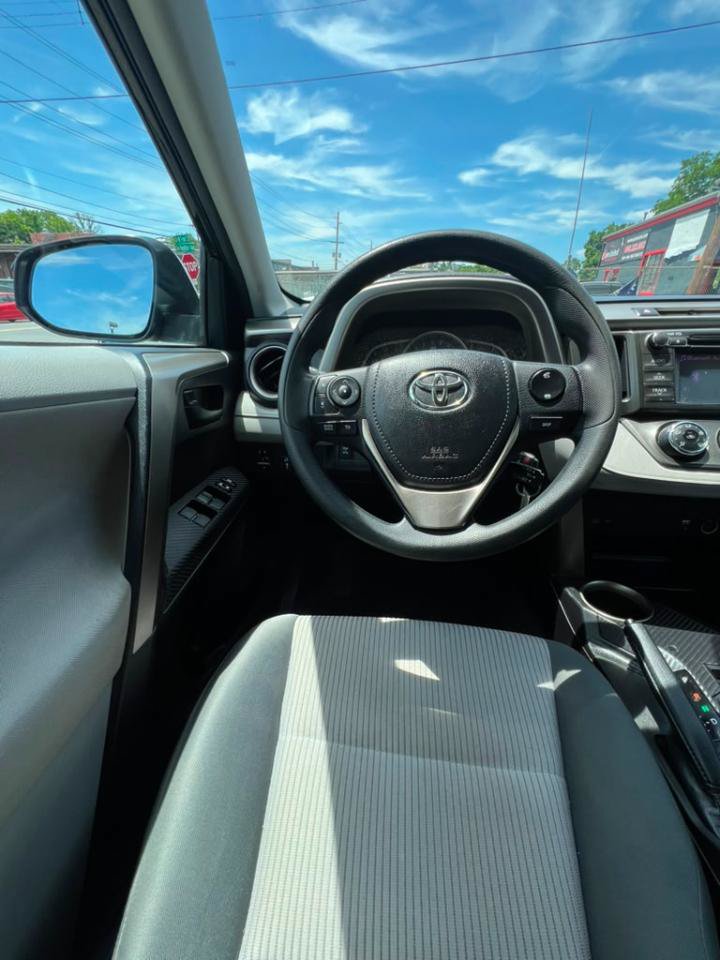 Used 2013 Toyota RAV4 LE AWD/4WD image 17