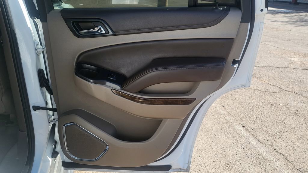 Used 2017 Chevrolet Tahoe LT w/ Luxury Package image 19