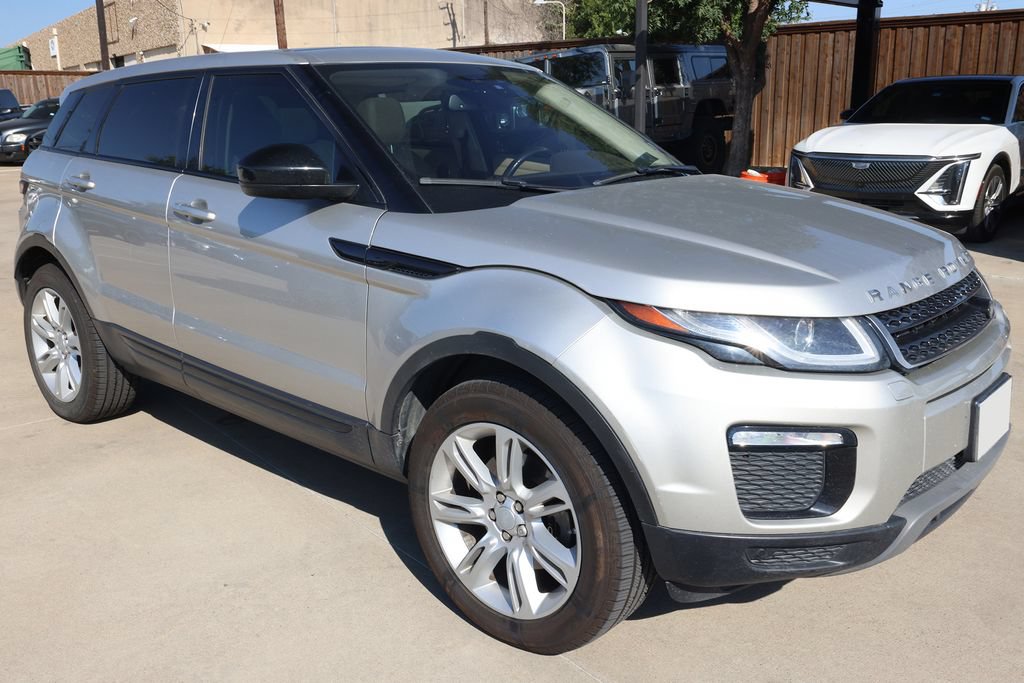 Used 2017 Land Rover Range Rover Evoque SE AWD/4WD image 3