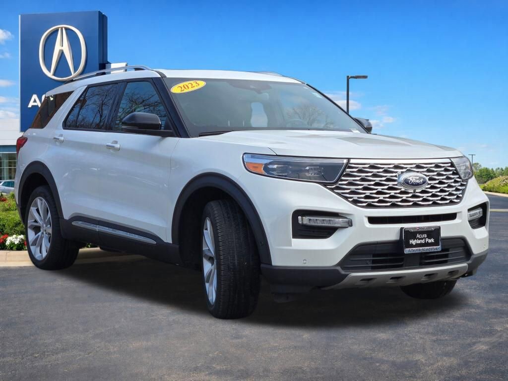 Used 2023 Ford Explorer Platinum w/ Technology Package image 4