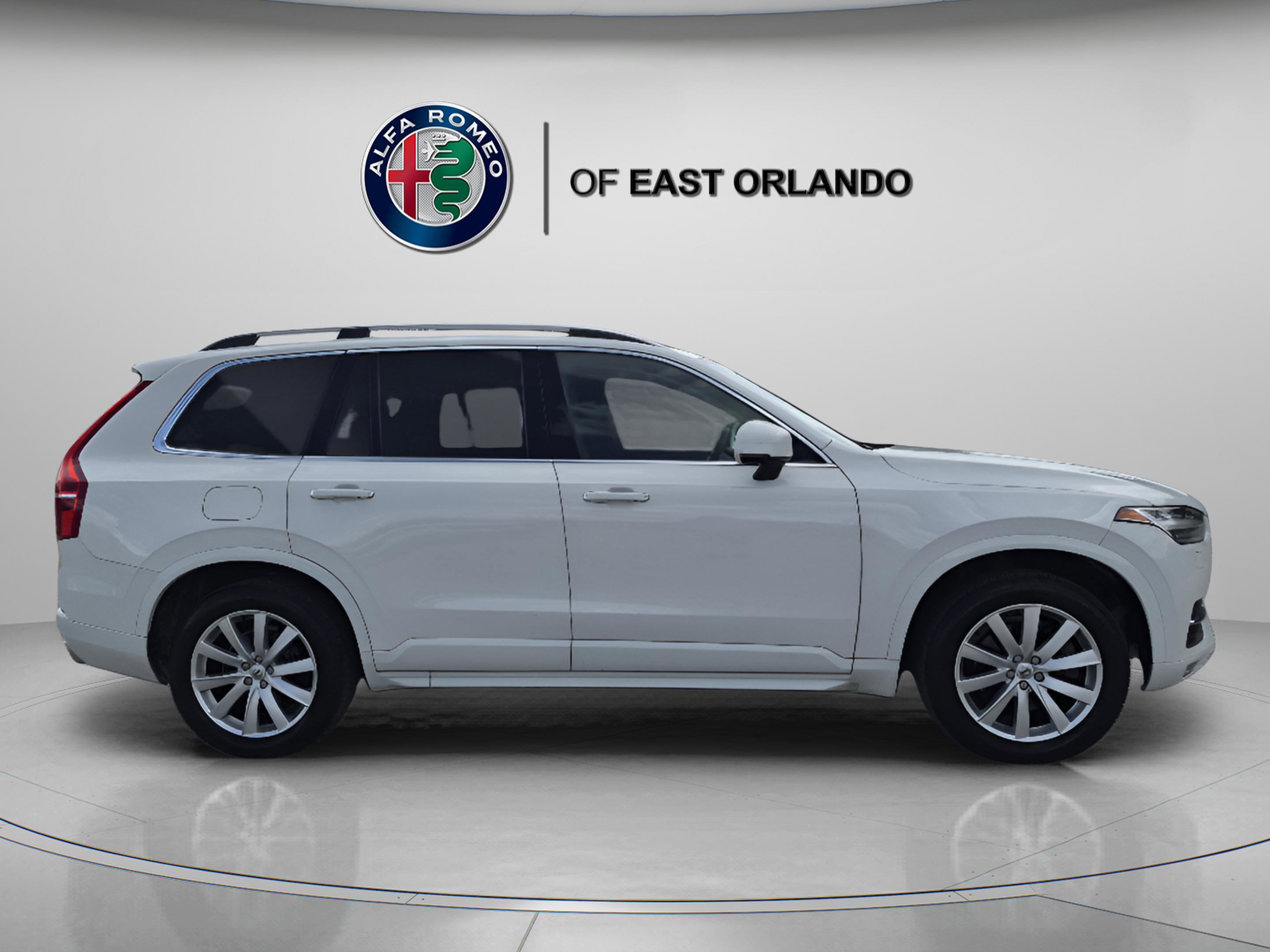 Used 2017 Volvo XC90 T6 Momentum w/ Vision Package AWD/4WD image 9