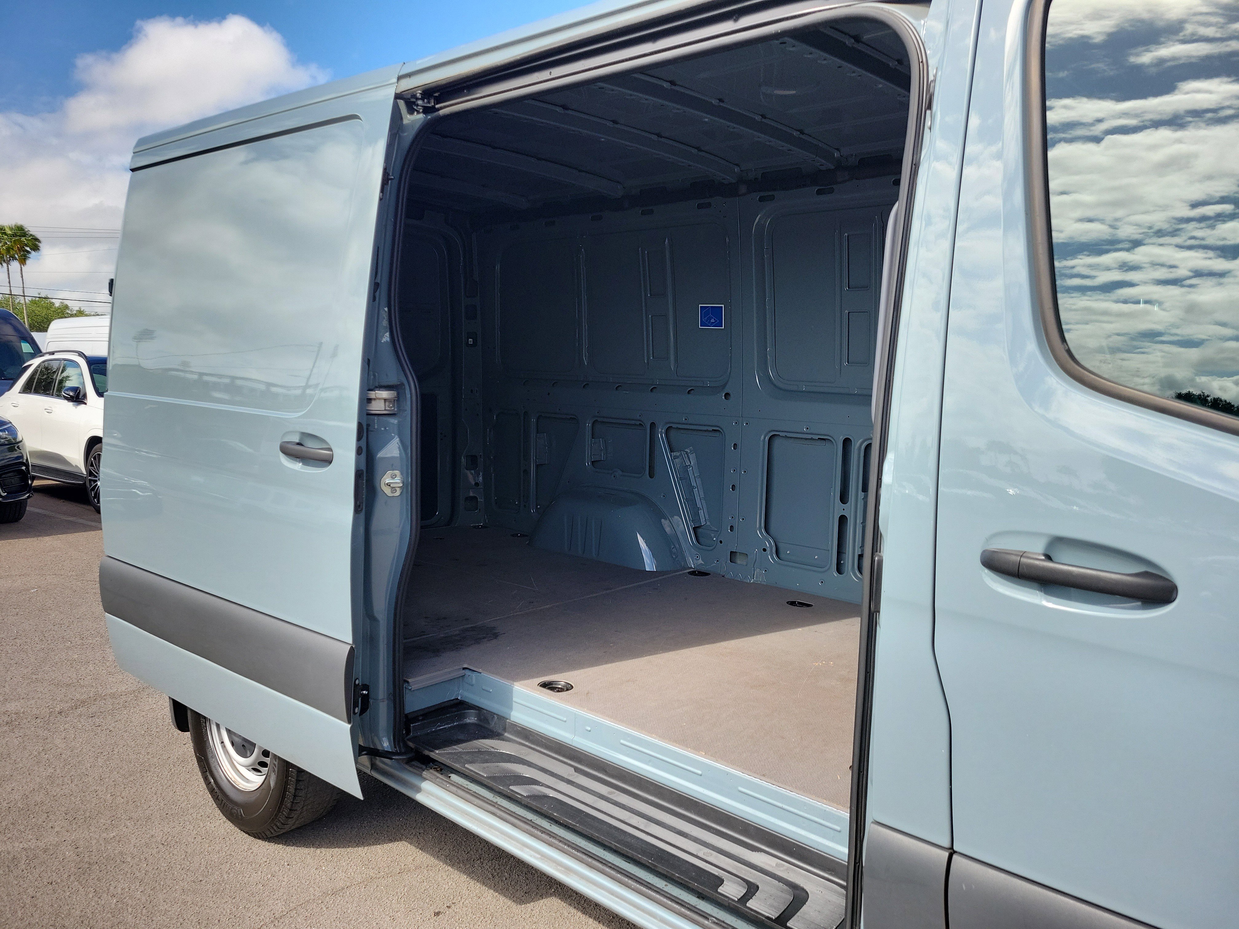 Used 2024 Mercedes-Benz Sprinter 2500 image 10