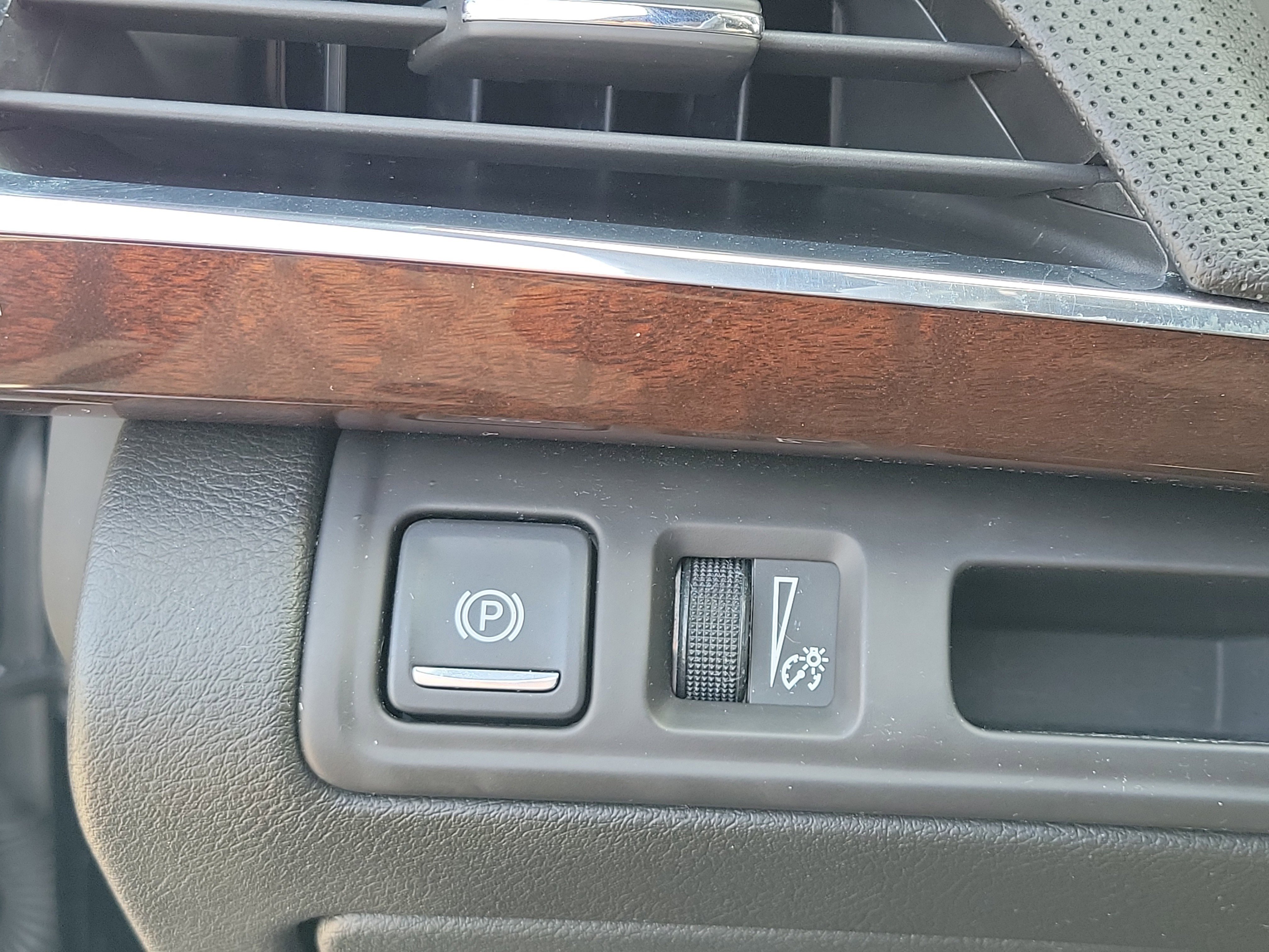 Used 2019 Cadillac CT6 Luxury w/ Driver Awareness Package image 29