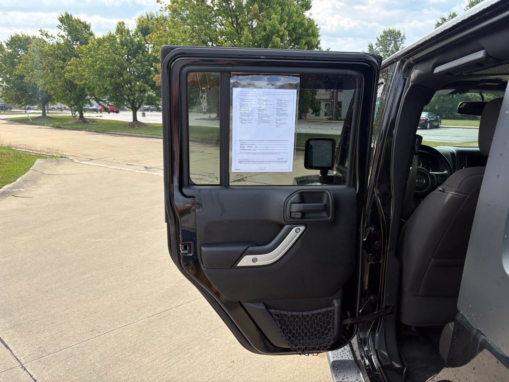 Used 2017 Jeep Wrangler Unlimited Sahara AWD/4WD image 38