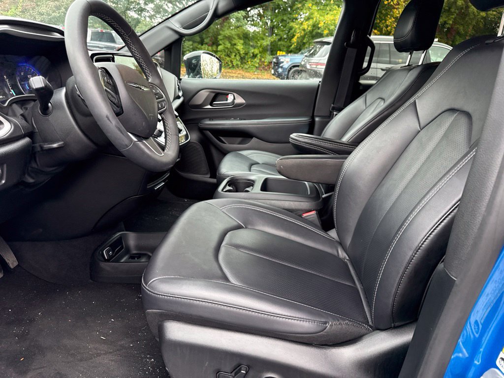 Used 2026 Chrysler Pacifica Select FWD image 9
