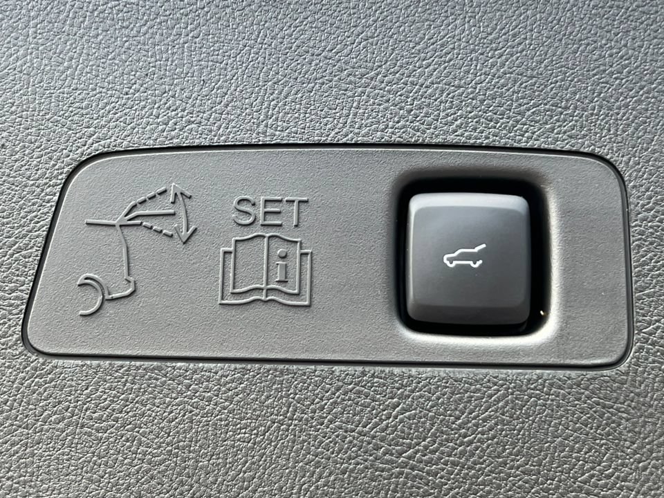 Used 2023 Lincoln Corsair AWD w/ Equipment Group 101A image 33
