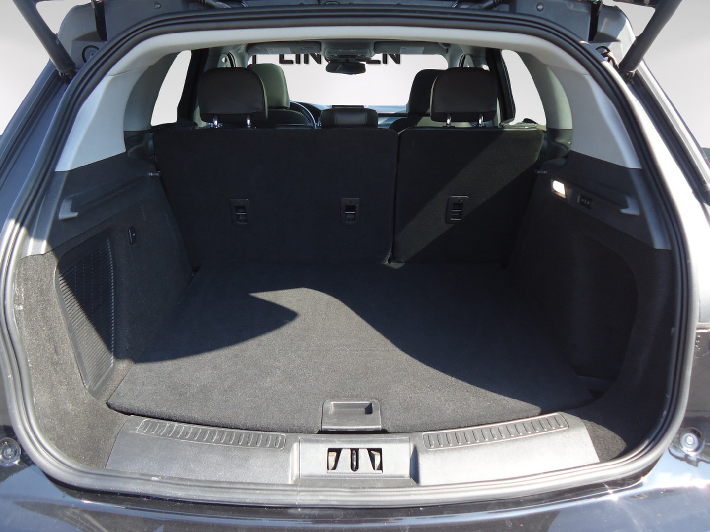 Used 2022 Lincoln Corsair AWD w/ Premium Package image 32