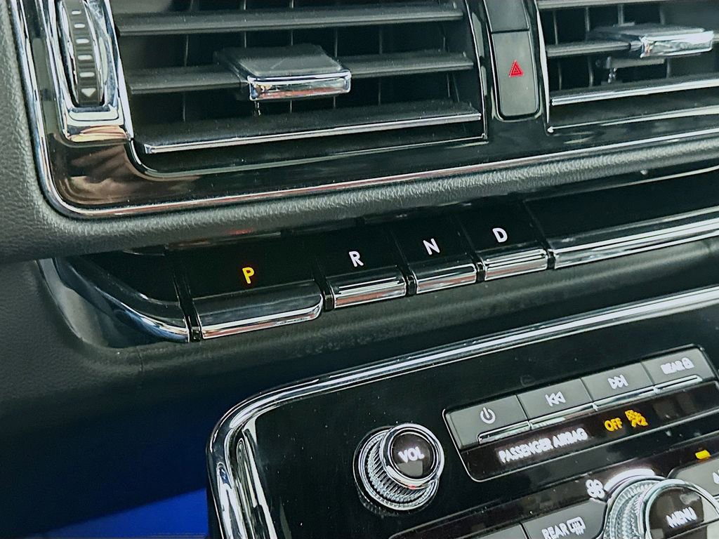 Used 2023 Lincoln Navigator Reserve AWD/4WD image 16