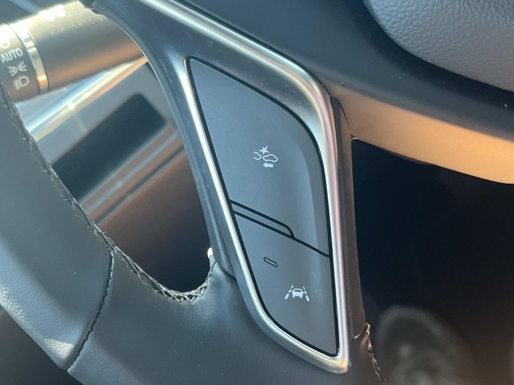 New 2026 Cadillac XT5 Luxury w/ LPO, ONYX Package FWD image 33