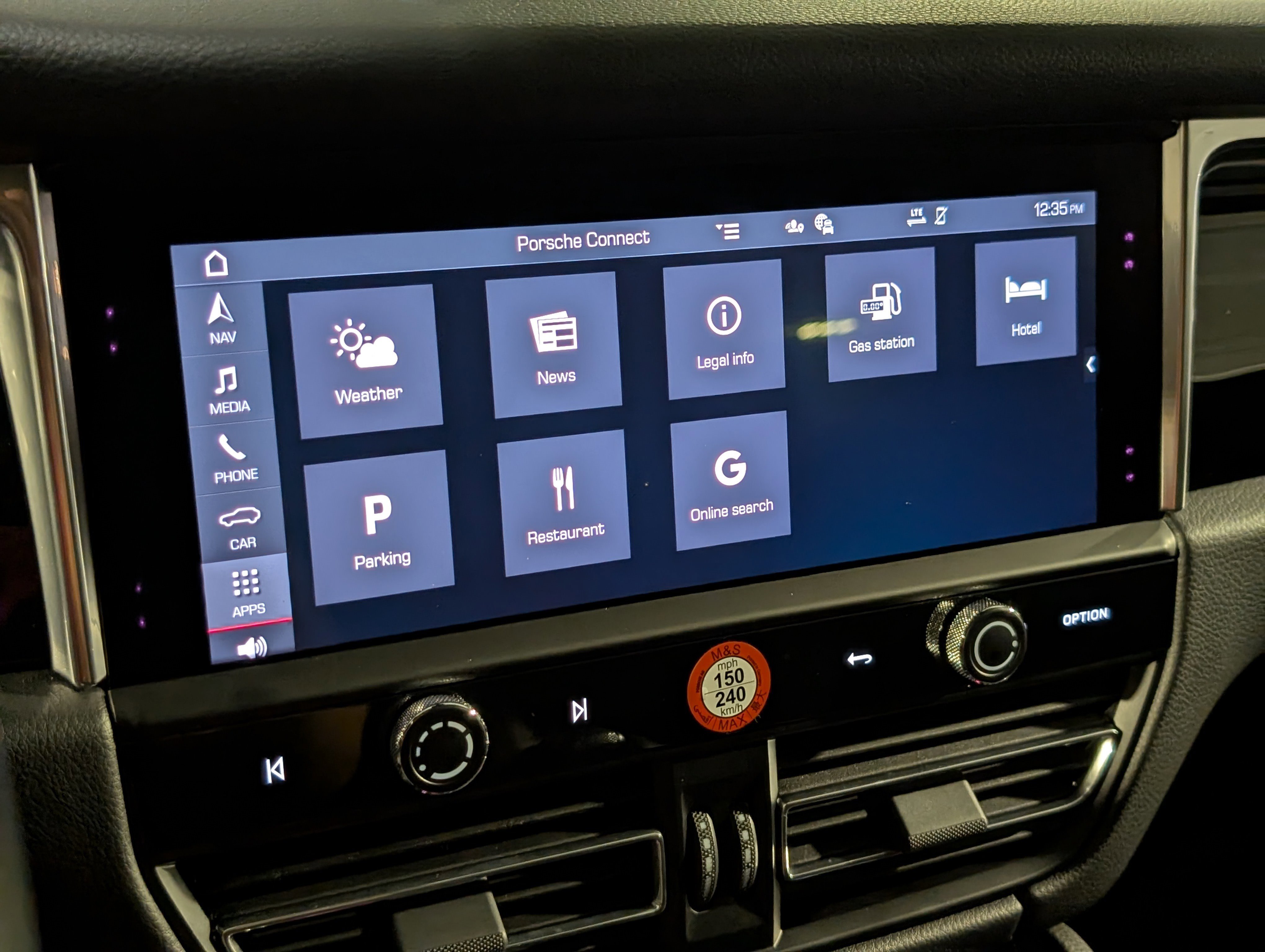 Certified 2025 Porsche Macan image 36