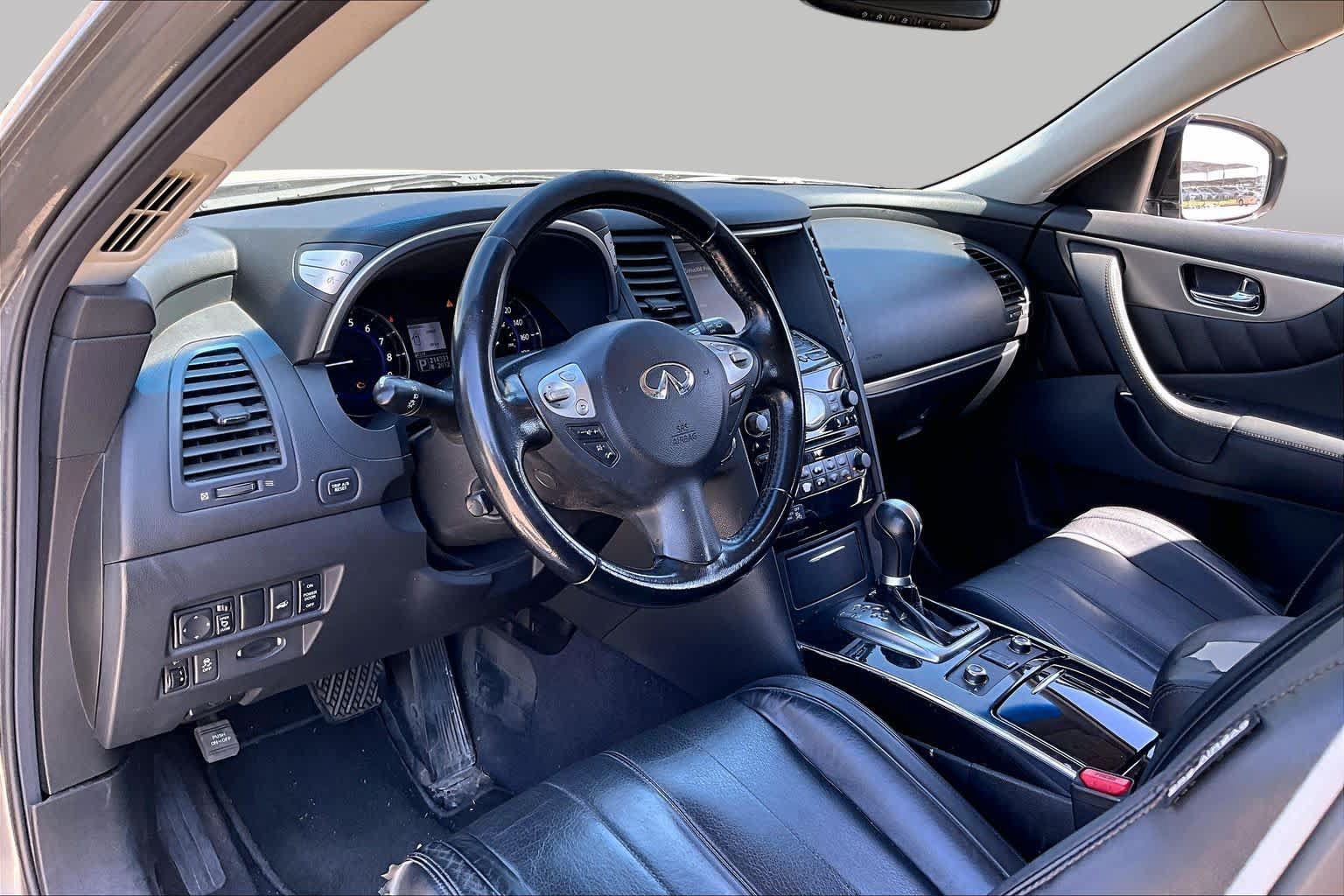 Used 2014 INFINITI QX70 AWD w/ Premium Package image 16