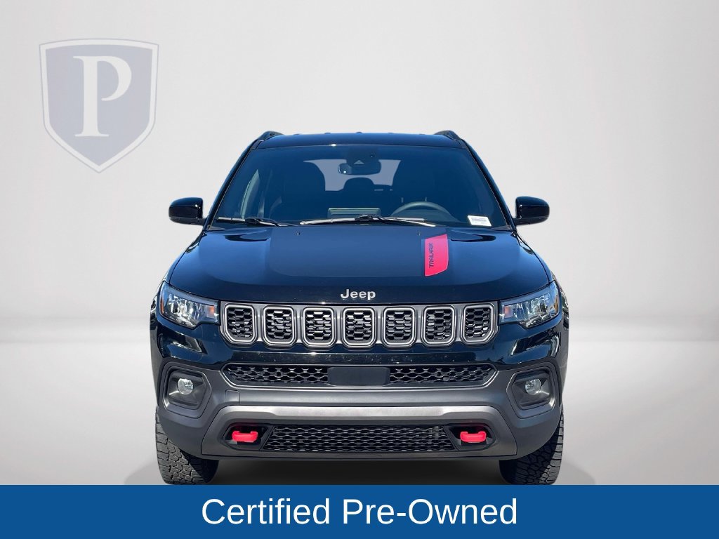 Used 2025 Jeep Compass Trailhawk AWD/4WD image 4