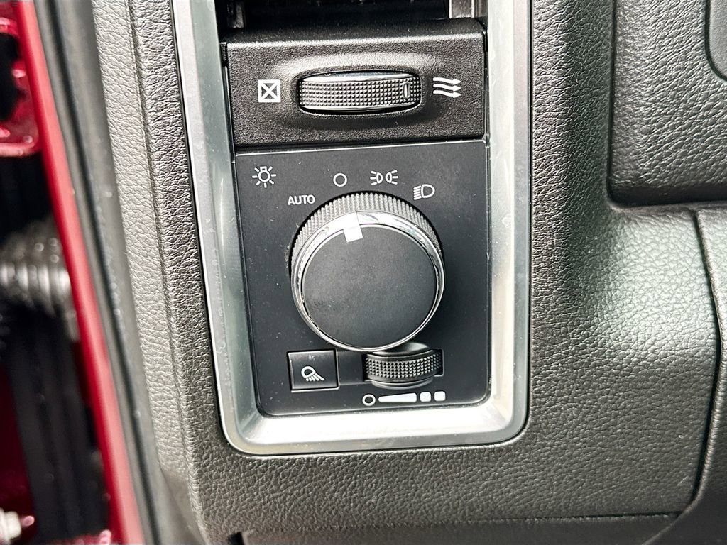 Used 2022 RAM 1500 Classic SLT RWD image 22