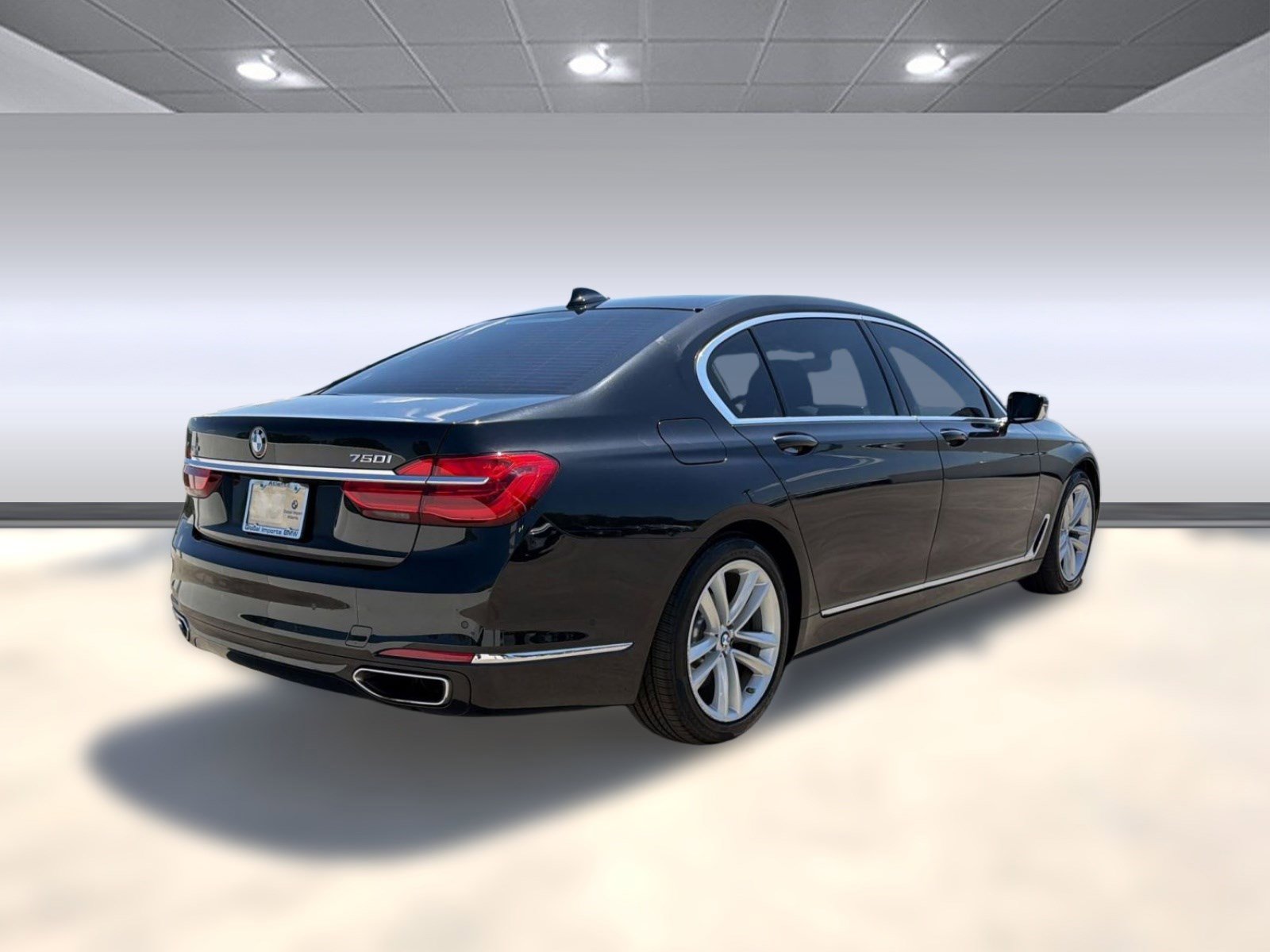 Used 2017 BMW 750i xDrive image 8