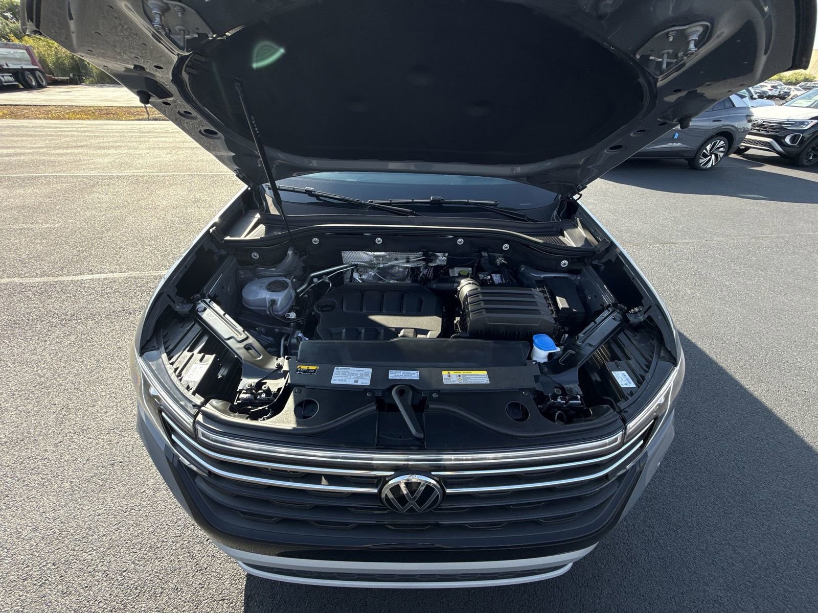 New 2025 Volkswagen Atlas Peak Edition SE image 28