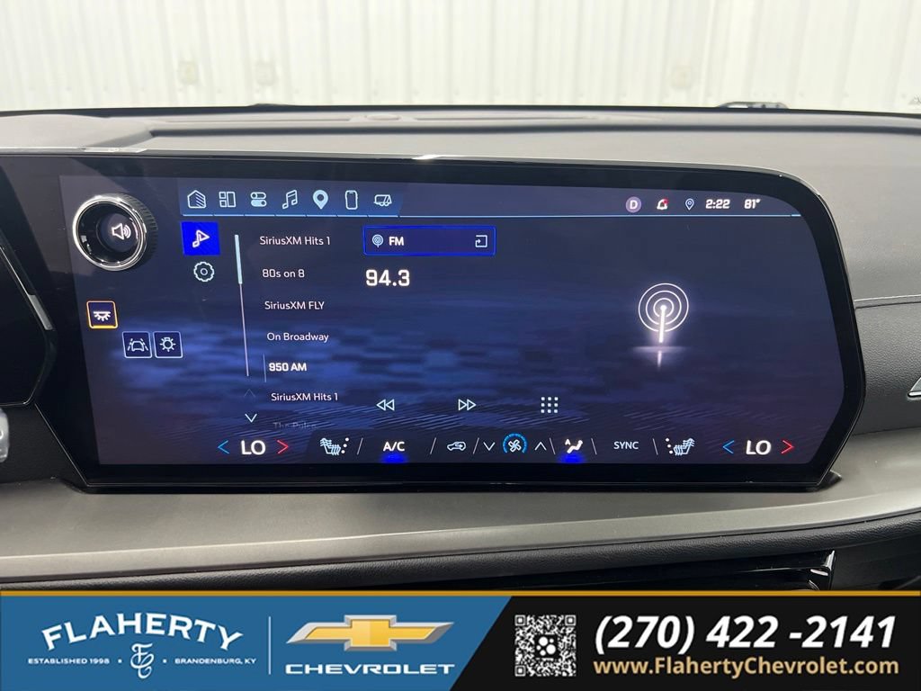 Used 2025 Chevrolet Traverse LT FWD image 28