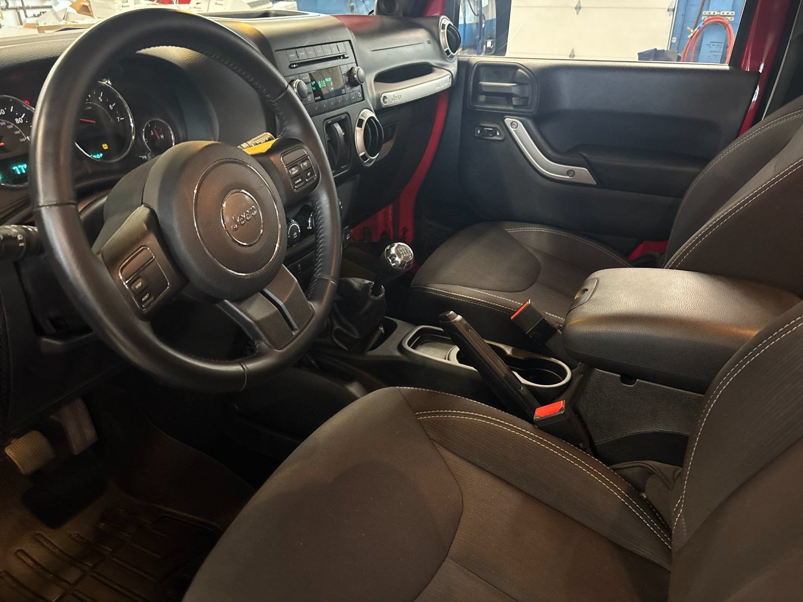 Used 2014 Jeep Wrangler Sahara w/ Dual Top Group AWD/4WD image 9