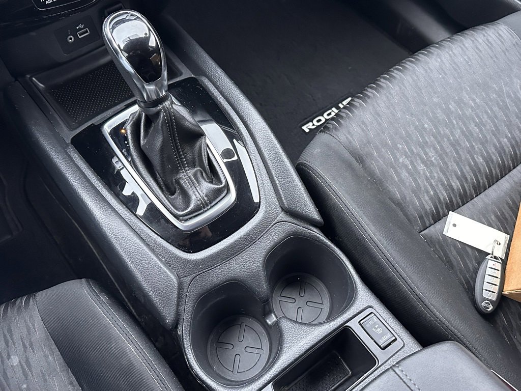 Used 2018 Nissan Rogue SV w/ Premium Package image 27