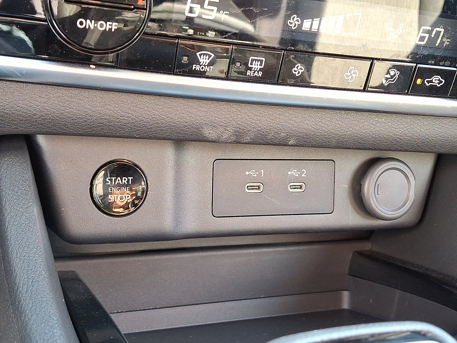 Certified 2025 Nissan Rogue SV image 22