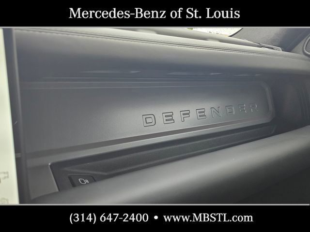 Used 2025 Land Rover Defender 110 V8 AWD/4WD image 36