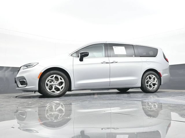 Used 2024 Chrysler Pacifica Limited FWD image 54