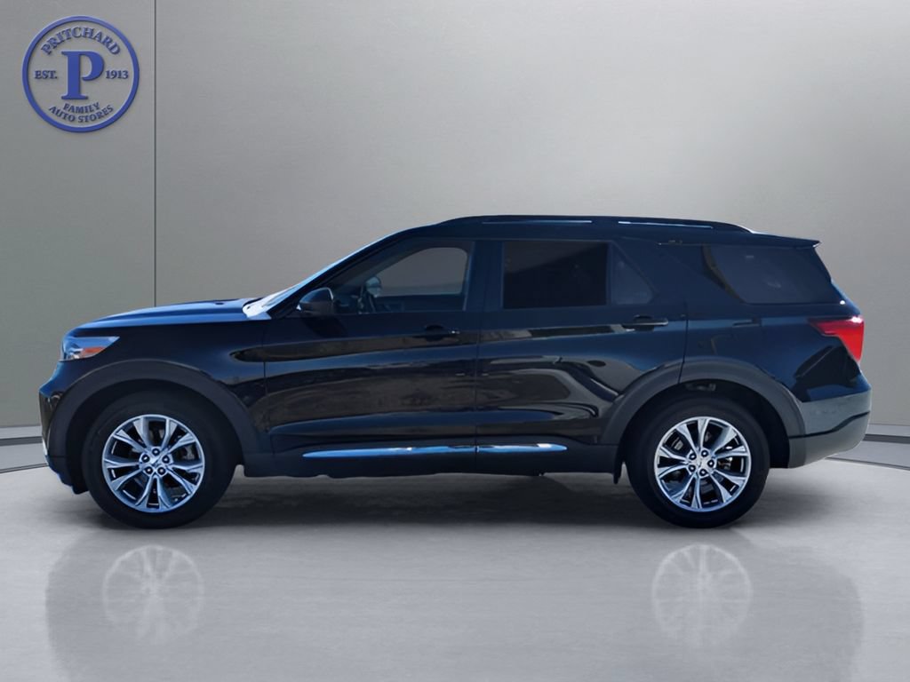 Used 2024 Ford Explorer XLT w/ Equipment Group 202A AWD/4WD image 4