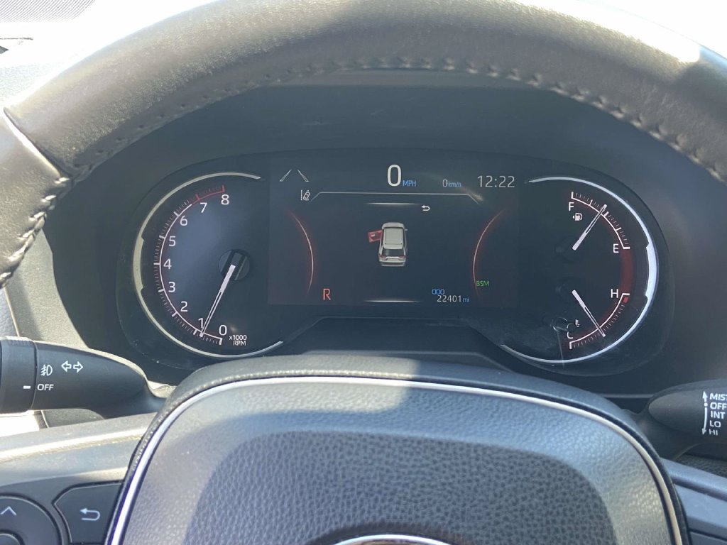 Used 2025 Toyota RAV4 XLE Premium FWD image 34