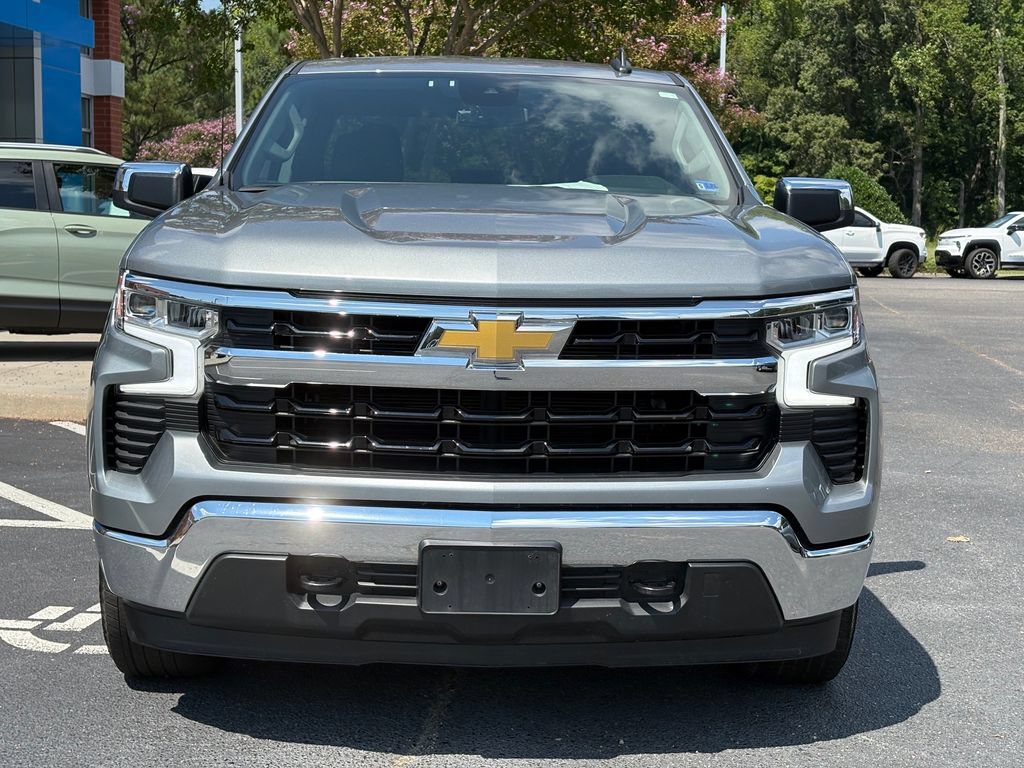 Used 2023 Chevrolet Silverado 1500 LT AWD/4WD image 3
