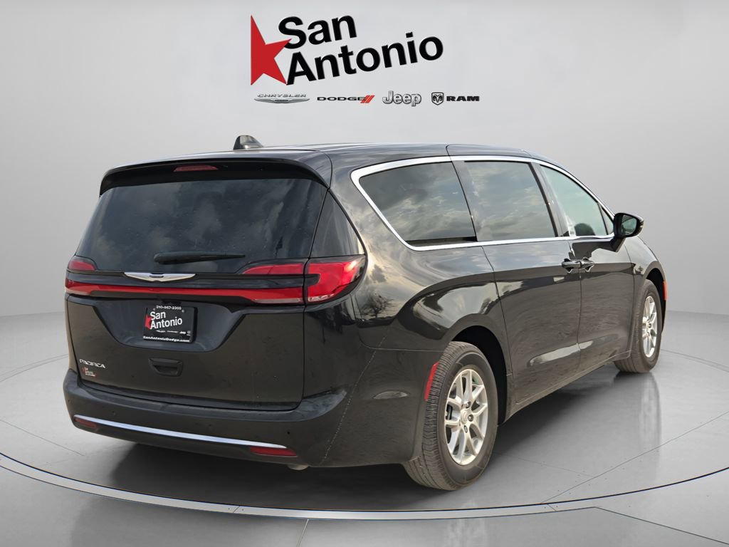 New 2026 Chrysler Pacifica Select FWD image 8