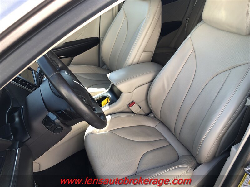 Used 2018 Lincoln MKC Reserve w/ Lincoln MKC Climate Package FWD image 12