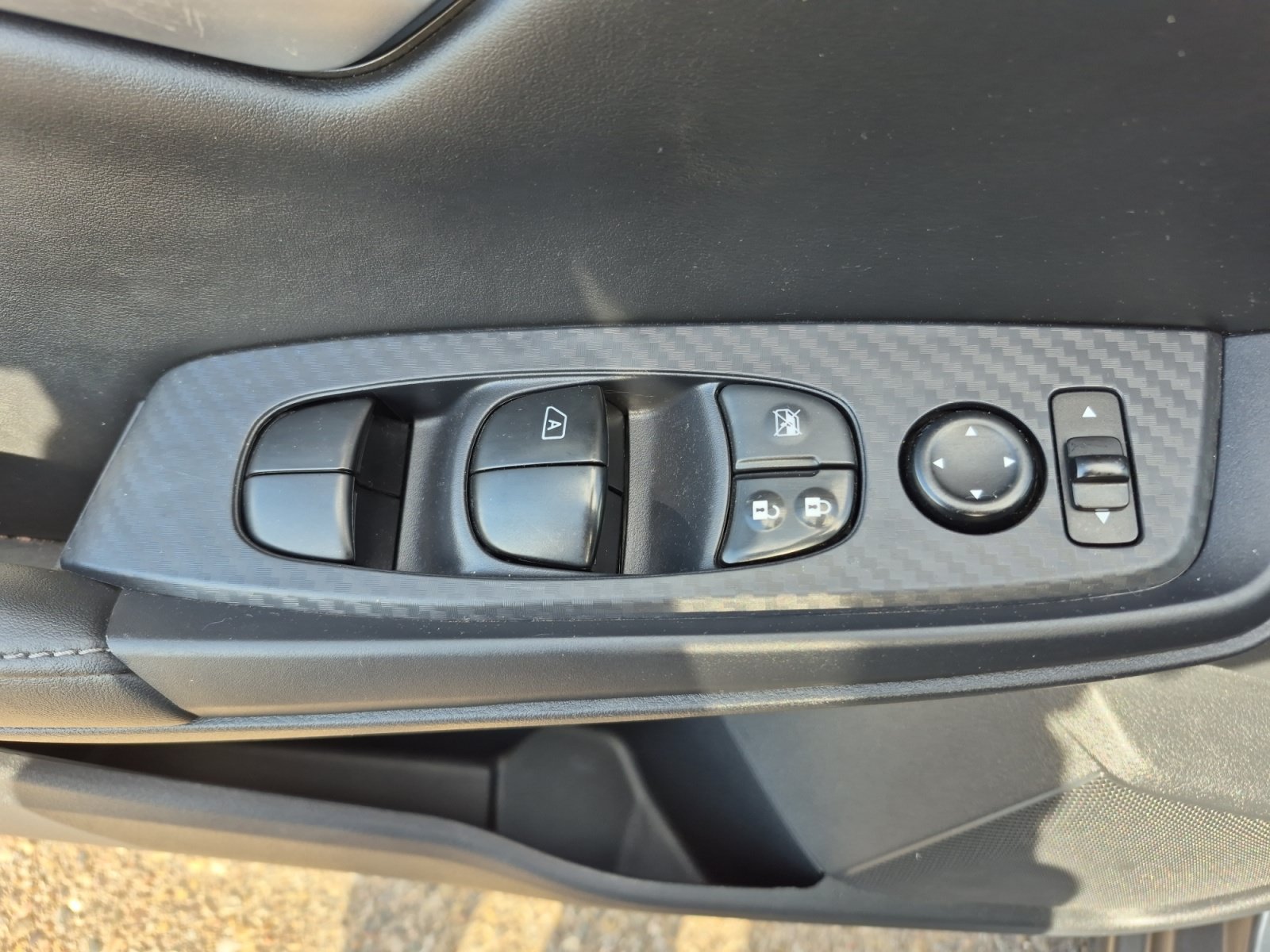 Used 2024 Nissan Sentra SV FWD image 15