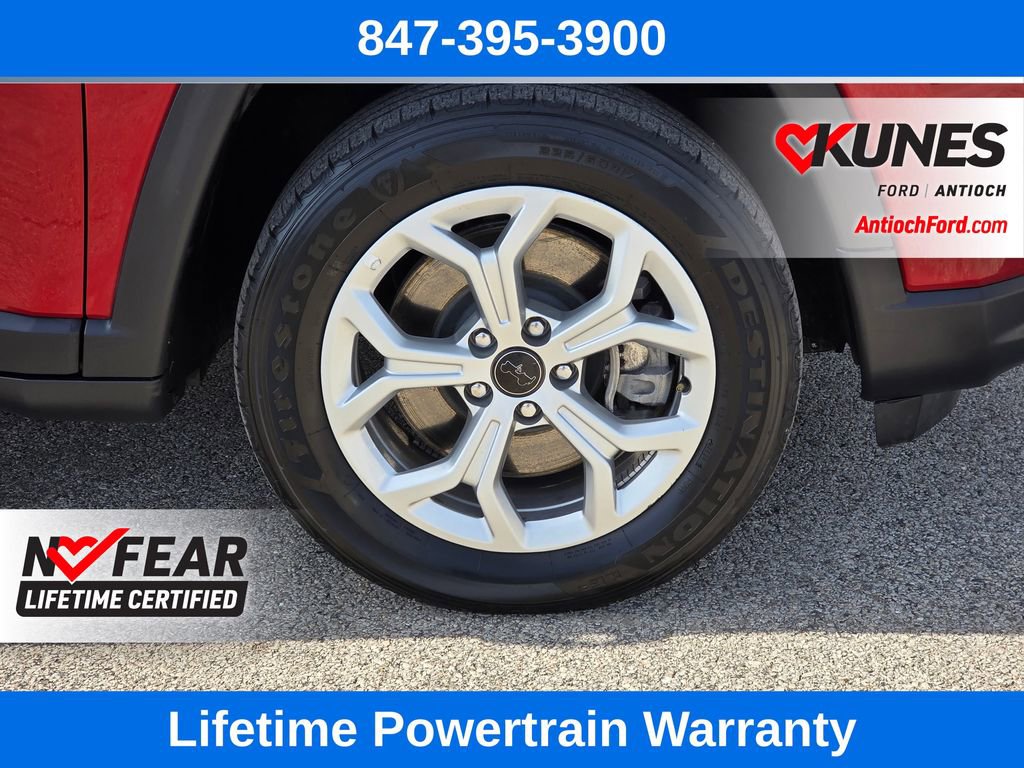 Used 2025 Jeep Compass Latitude image 9