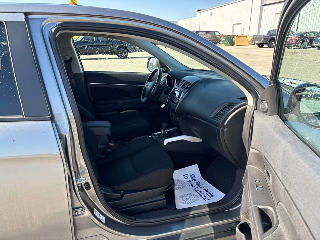 Used 2014 Mitsubishi Outlander Sport ES AWD/4WD image 16