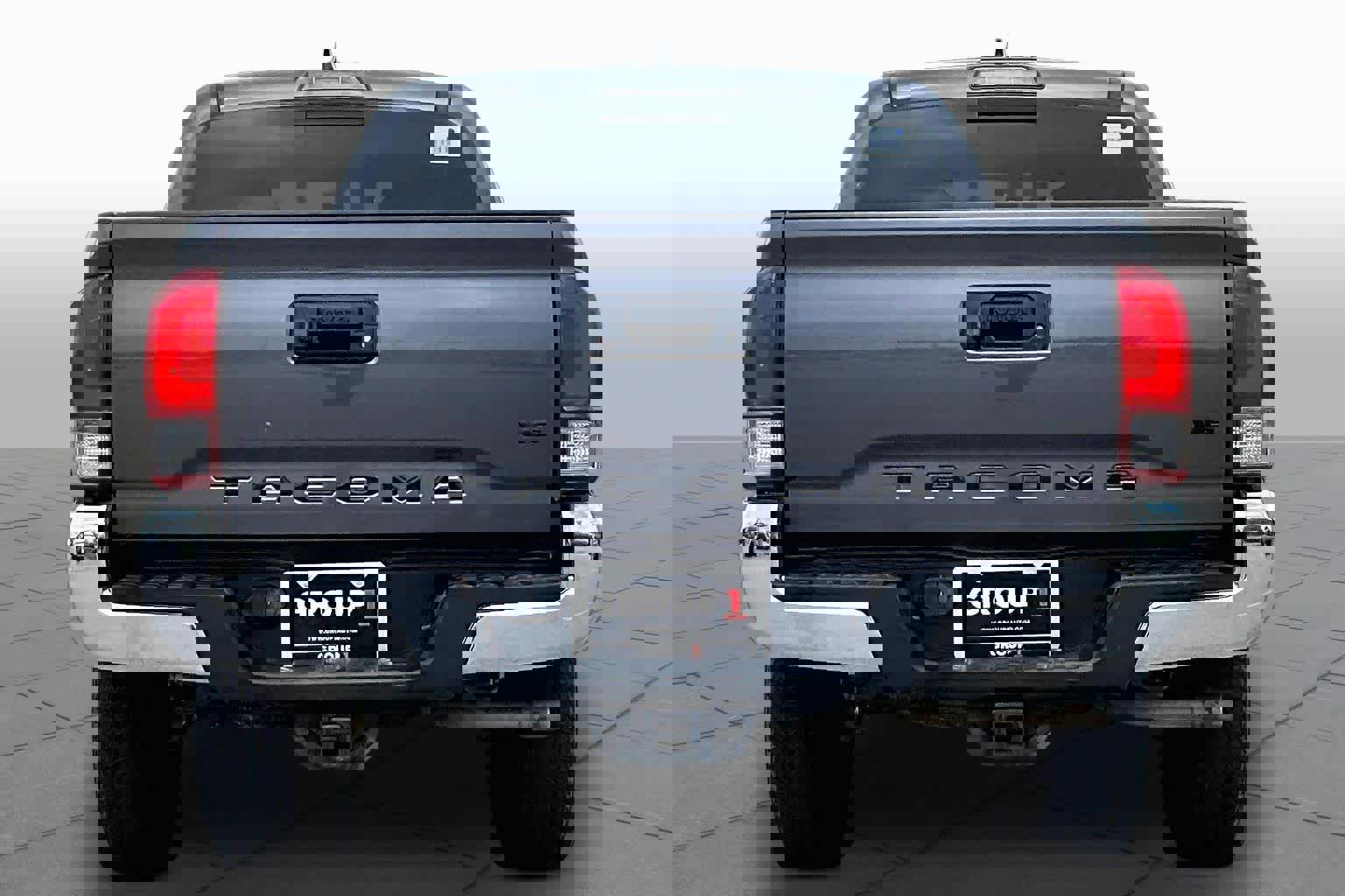 Used 2017 Toyota Tacoma TRD Off-Road w/ Tow Package RWD image 5