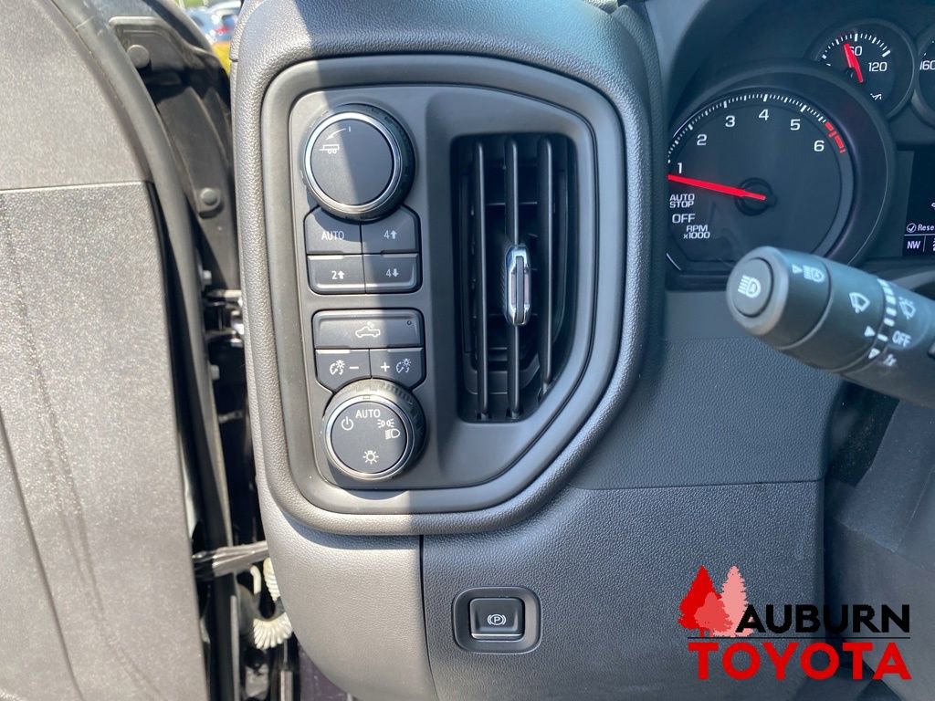 Used 2024 Chevrolet Silverado 1500 Custom Trail Boss w/ Dark Appearance Package AWD/4WD image 33