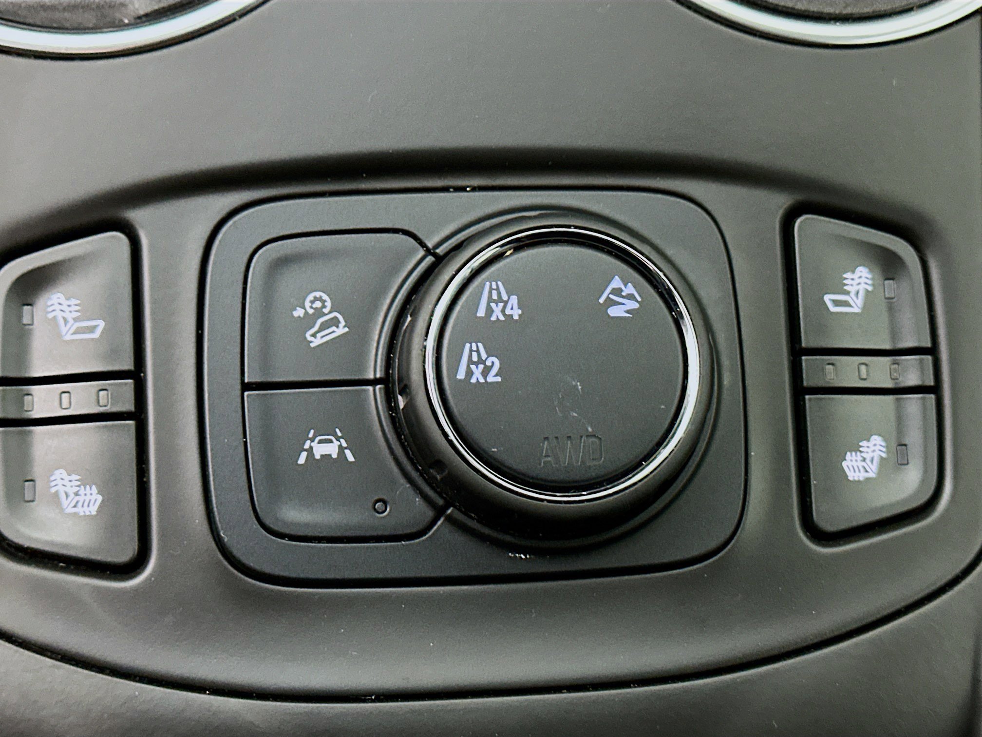 Used 2024 GMC Terrain SLT image 25