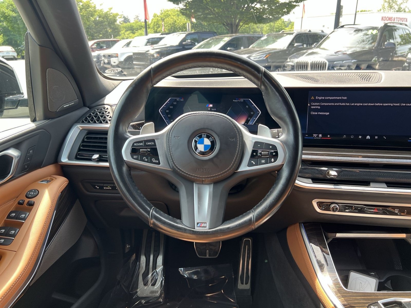 Used 2024 BMW X5 xDrive40i w/ M Sport Package AWD/4WD image 16