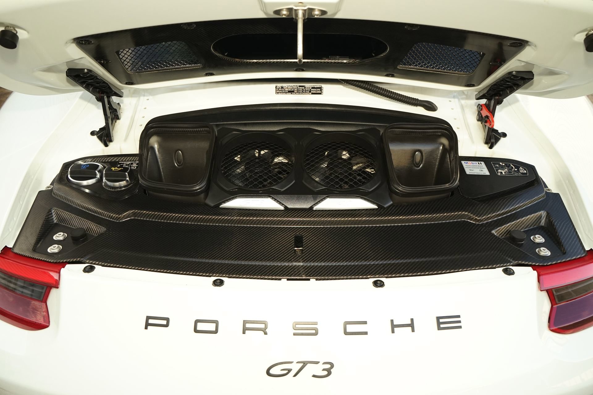 Used 2018 Porsche 911 GT3 RWD image 28