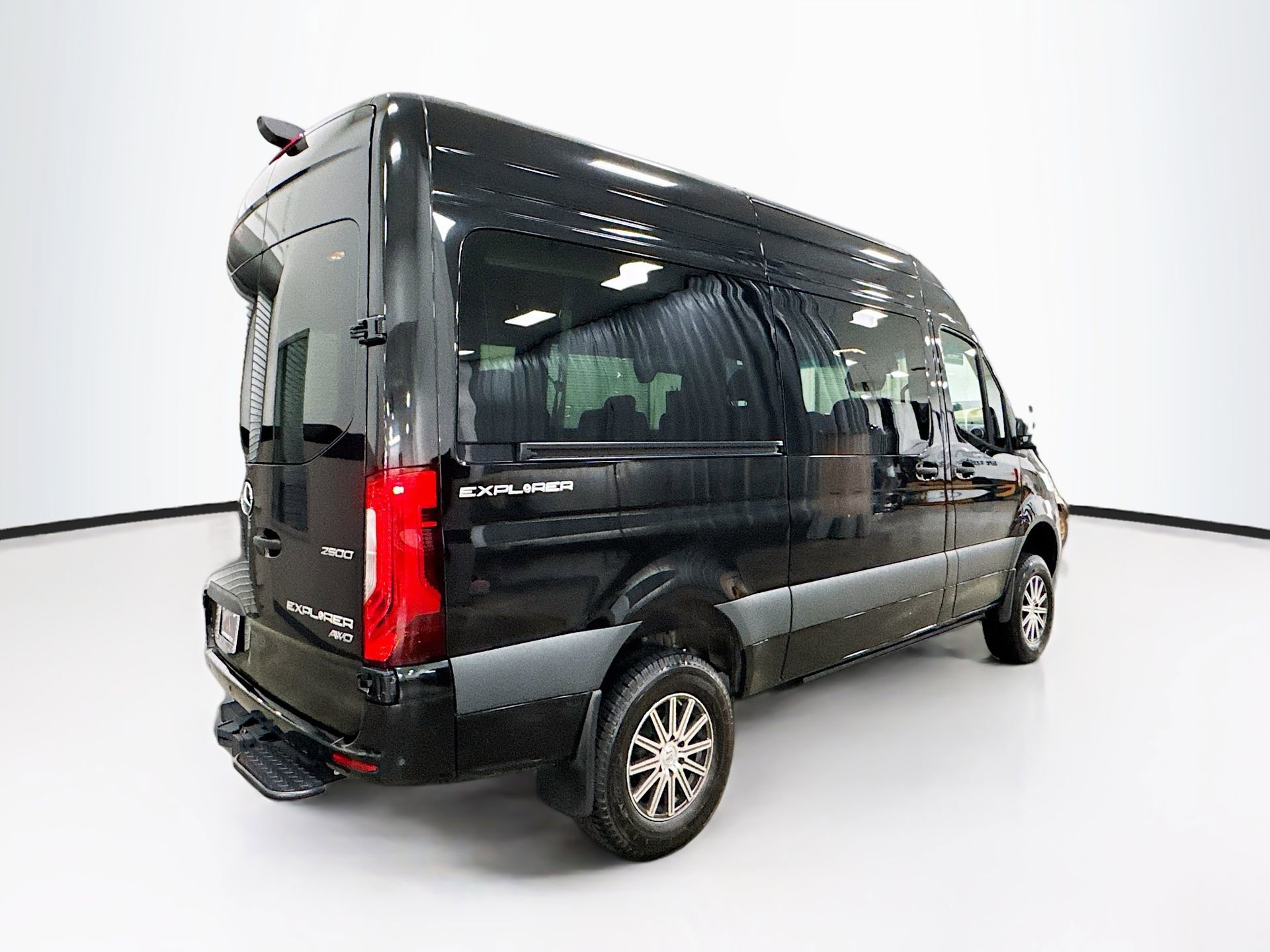 Used 2024 Mercedes-Benz Sprinter 2500 image 8