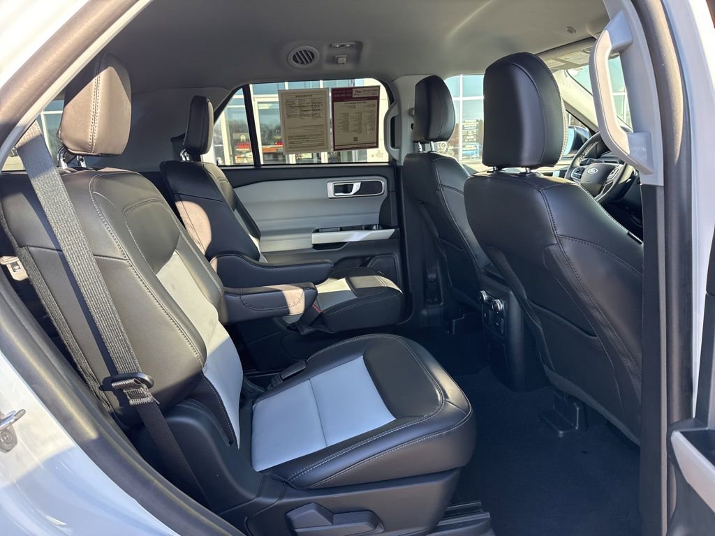 Used 2024 Ford Explorer XLT w/ Equipment Group 202A image 26