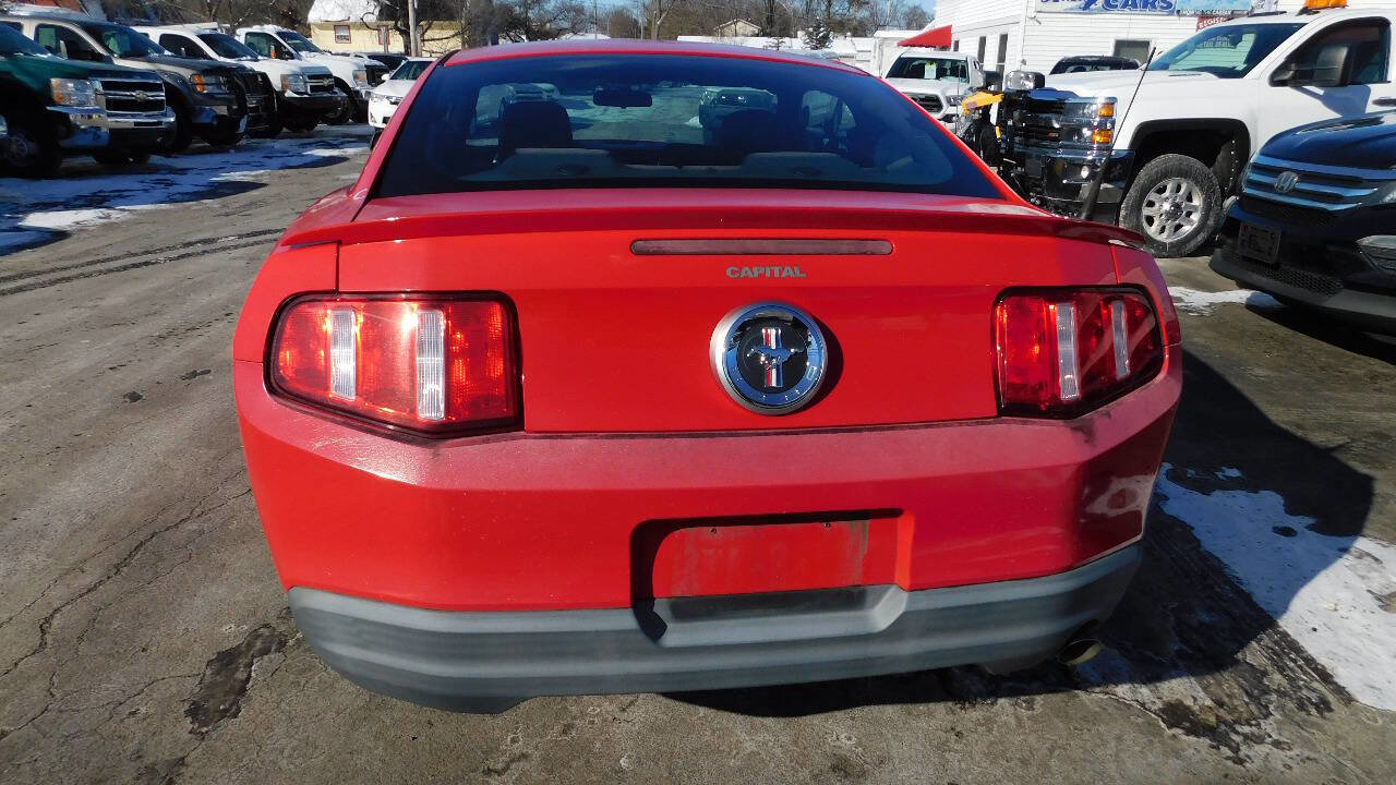 Used 2010 Ford Mustang Premium image 15