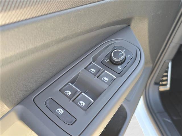 New 2026 Volkswagen GTI SE FWD image 5
